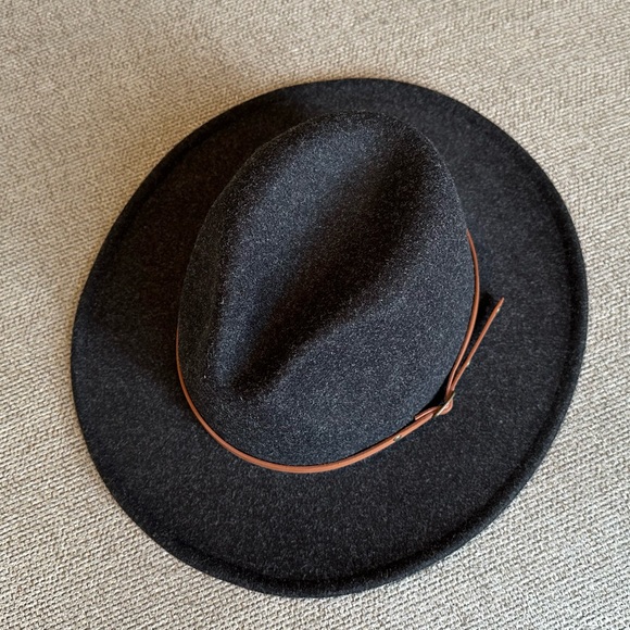 Wide Brim Hats - Black and Gray (Set of 2) - Picture 4 of 8